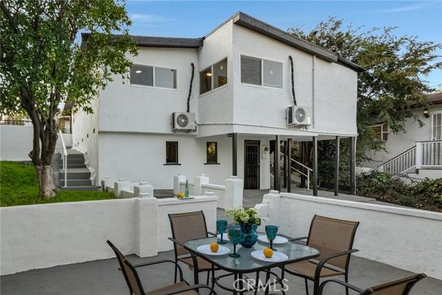 1048 Dexter Street, Los Angeles, CA 90042