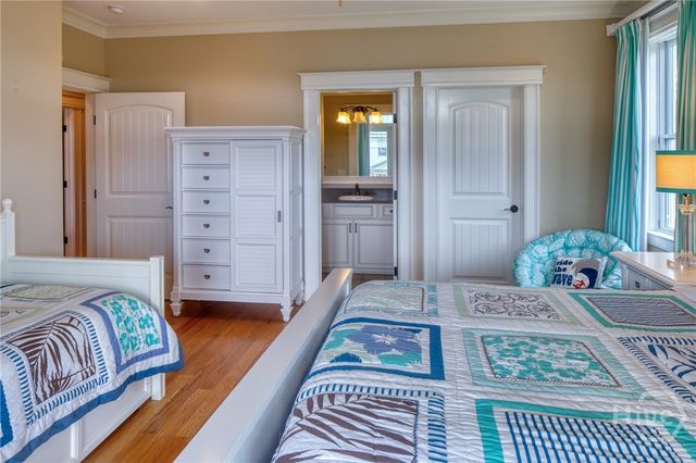 10 8th Street, Tybee Island, GA 31328