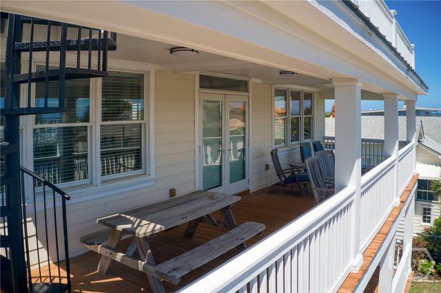 10 8th Street, Tybee Island, GA 31328