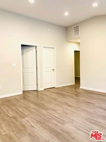 328 W CALIFORNIA Avenue, Glendale, CA 91203