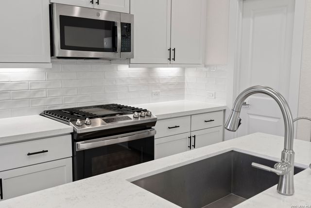 8851 Oakland Rd Unit 24, San Antonio, TX 78240