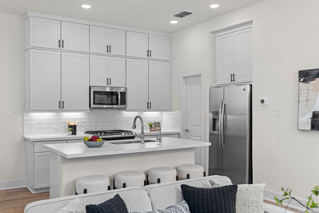 8851 Oakland Rd Unit 24, San Antonio, TX 78240