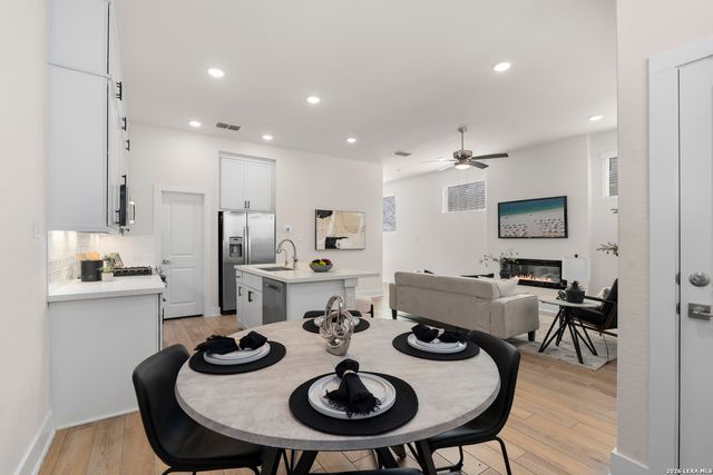 8851 Oakland Rd Unit 24, San Antonio, TX 78240