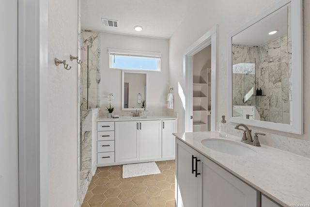 8851 Oakland Rd Unit 24, San Antonio, TX 78240