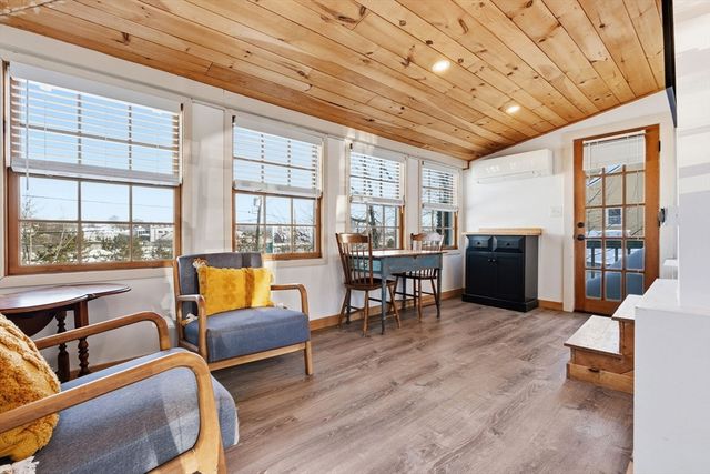 16 River St, Salem, MA 01970