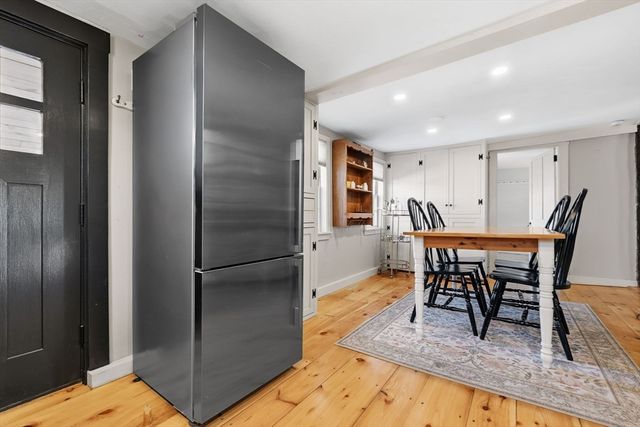 16 River St, Salem, MA 01970