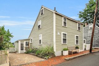 16 River St, Salem, MA 01970