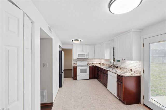 153 Gingerwood CT, Newport News, VA 23608