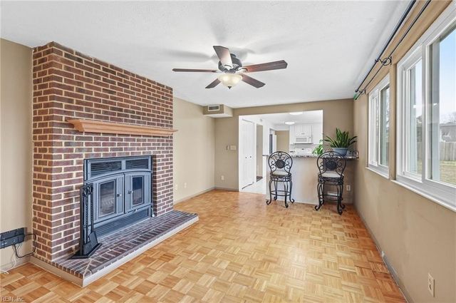 153 Gingerwood CT, Newport News, VA 23608