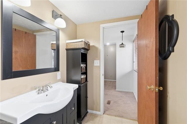 153 Gingerwood CT, Newport News, VA 23608