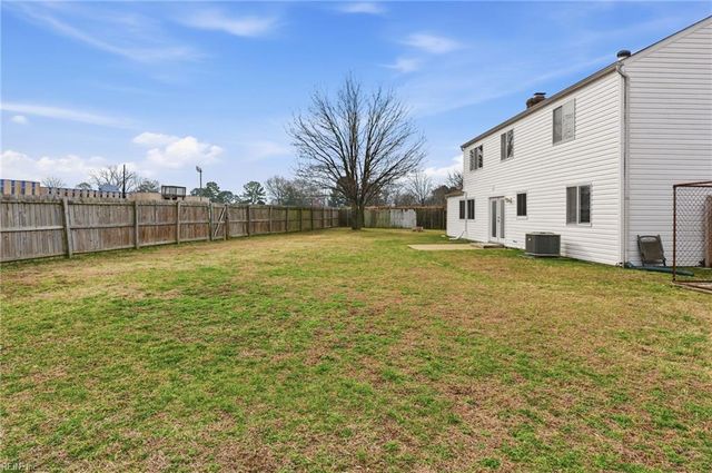 153 Gingerwood CT, Newport News, VA 23608