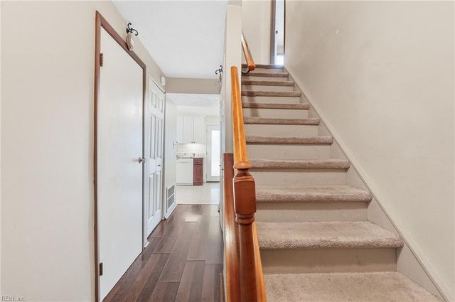 153 Gingerwood CT, Newport News, VA 23608