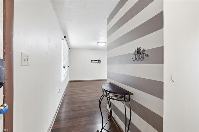 153 Gingerwood CT, Newport News, VA 23608