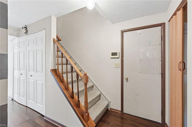 153 Gingerwood CT, Newport News, VA 23608