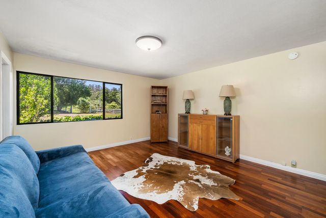 1065 Ehu Rd, Makawao, HI 96768