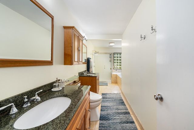 1065 Ehu Rd, Makawao, HI 96768