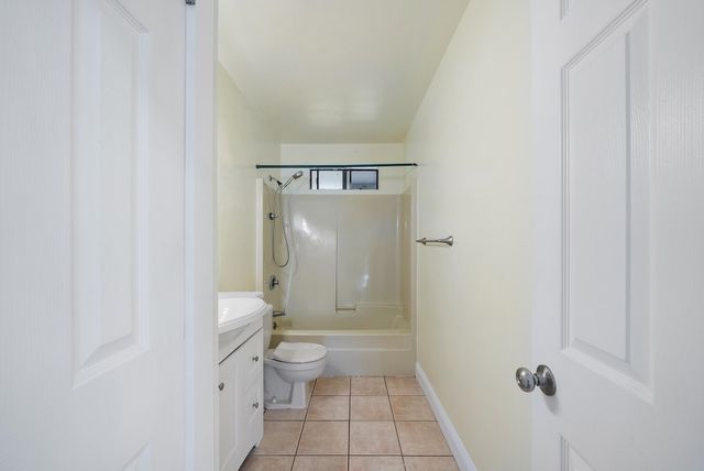 1065 Ehu Rd, Makawao, HI 96768