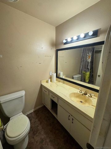 134 Espanas Glen, Escondido, CA 92026