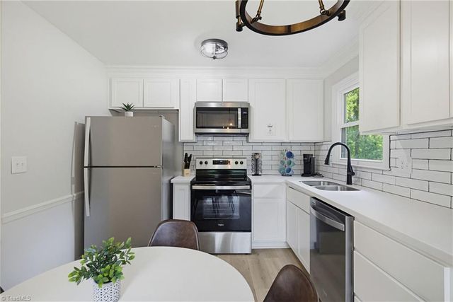 821 Prince Edward Road, Kernersville, NC 27284