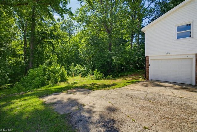 821 Prince Edward Road, Kernersville, NC 27284
