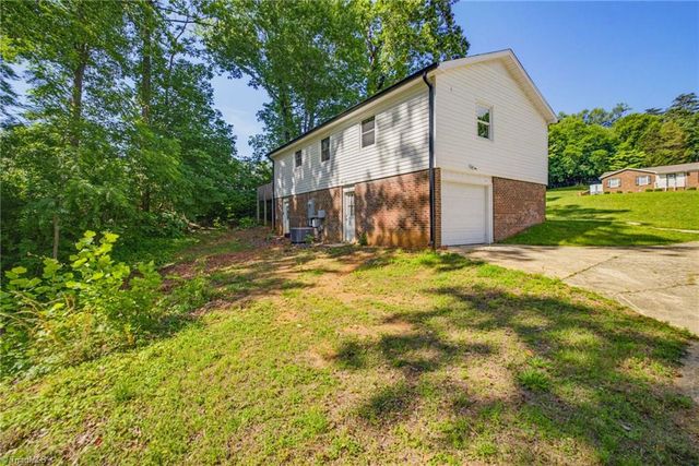 821 Prince Edward Road, Kernersville, NC 27284