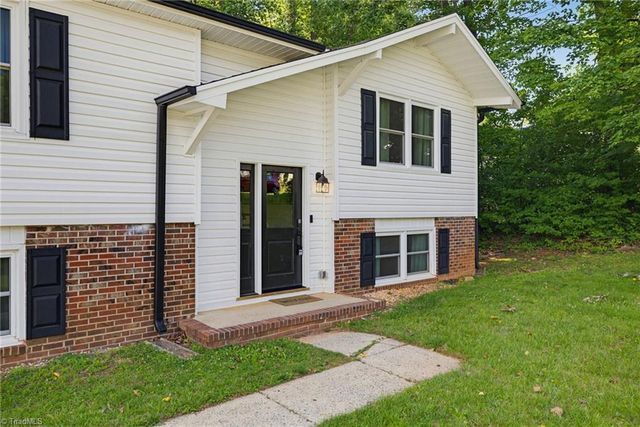 821 Prince Edward Road, Kernersville, NC 27284