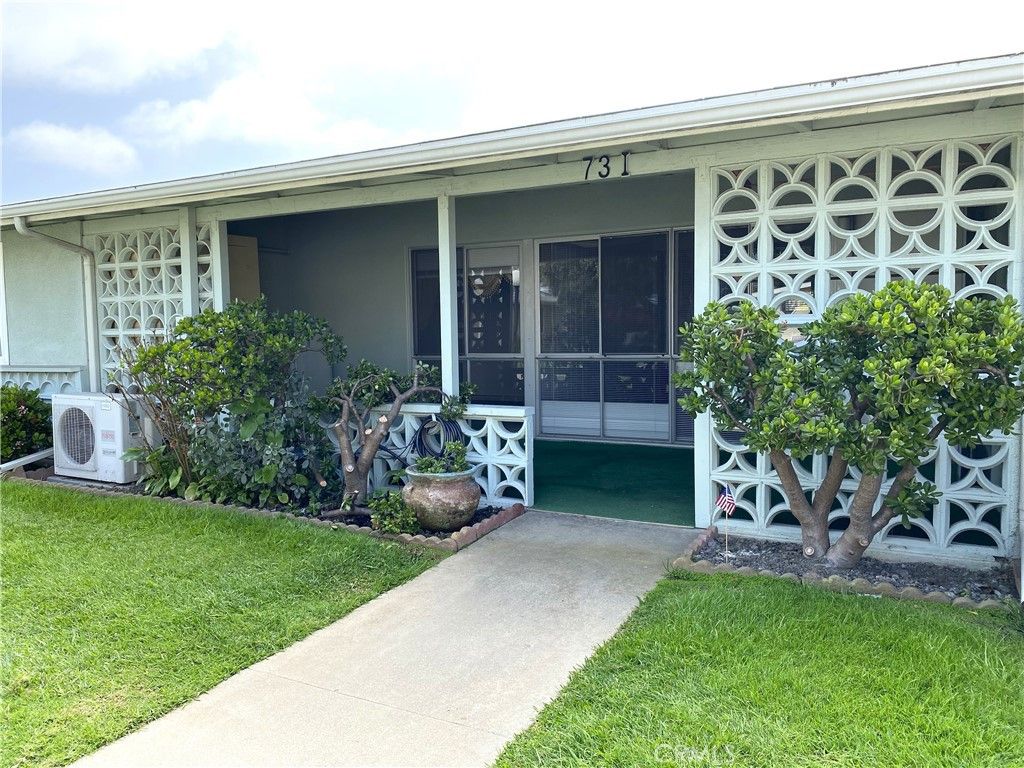 Image 1 of property listing at 1361 Weeburn Rd., M4-73I, Seal Beach, CA 90740
