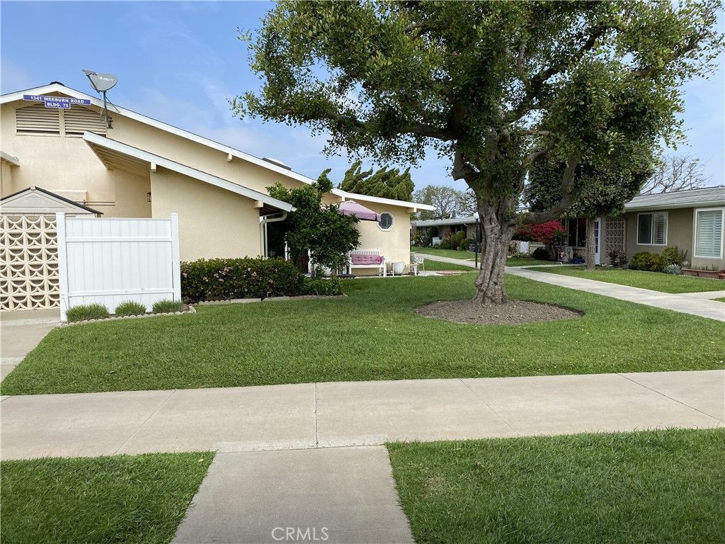 Image 3 of property listing at 1361 Weeburn Rd., M4-73I, Seal Beach, CA 90740