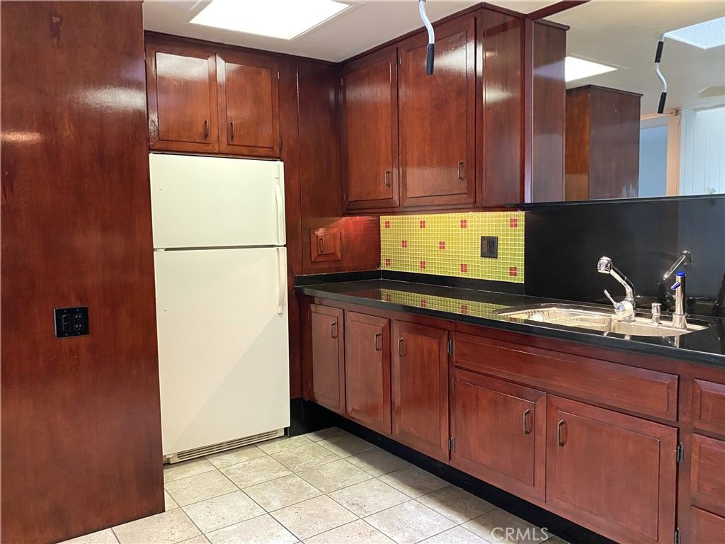 Image 6 of property listing at 1361 Weeburn Rd., M4-73I, Seal Beach, CA 90740