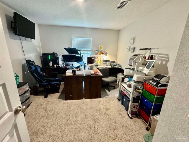 5645 Guinevere Ln, Milton, FL 32583