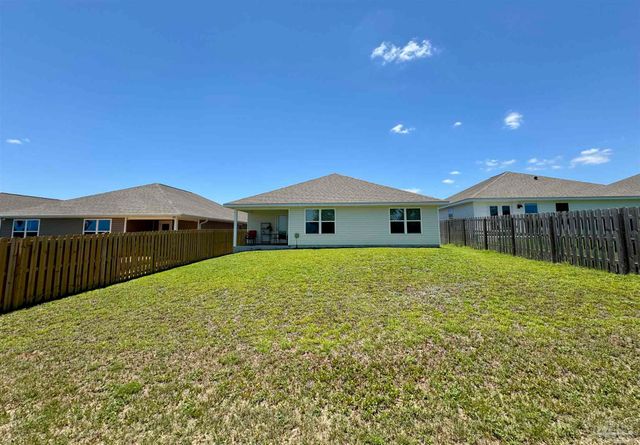 5645 Guinevere Ln, Milton, FL 32583