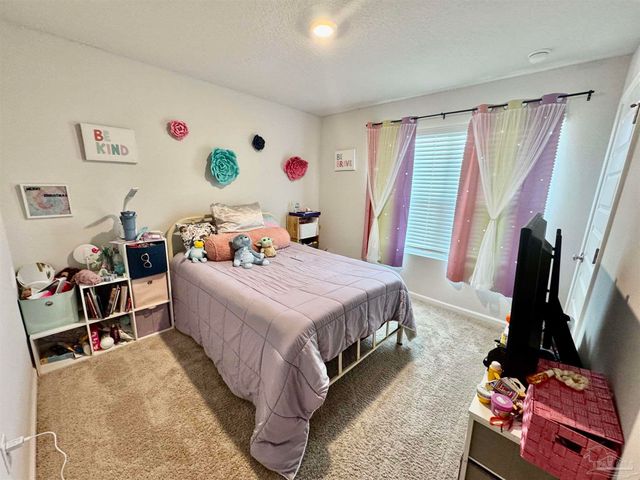 5645 Guinevere Ln, Milton, FL 32583