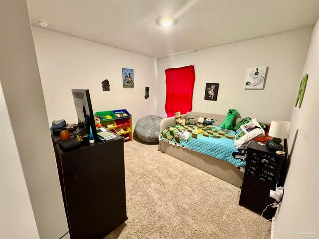 5645 Guinevere Ln, Milton, FL 32583