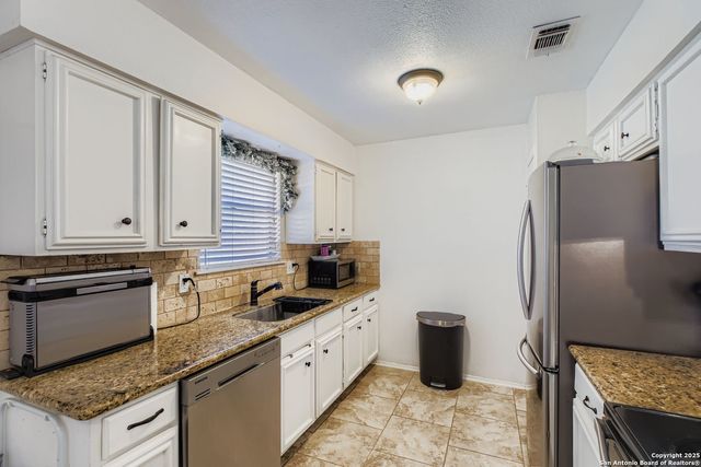 9411 Cliff Way, San Antonio, TX 78250