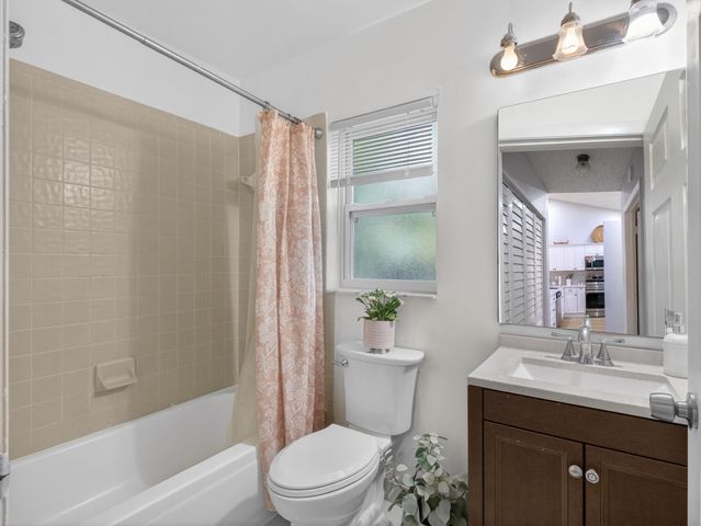 9001 NW 61st Street 111, Tamarac, FL 33321