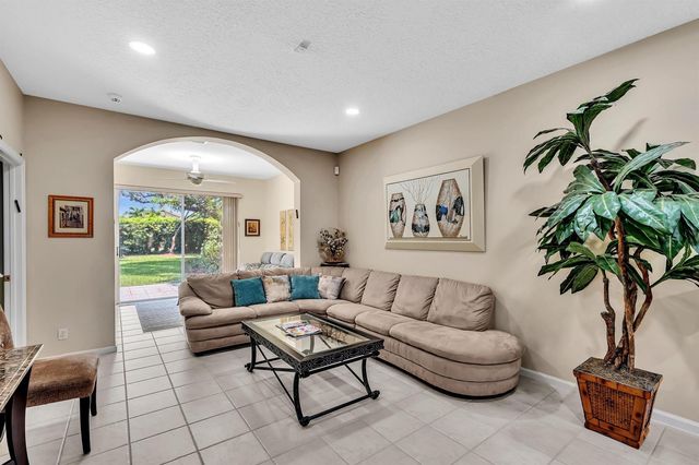 5819 GRAND HARBOUR Circle, Boynton Beach, FL 33437
