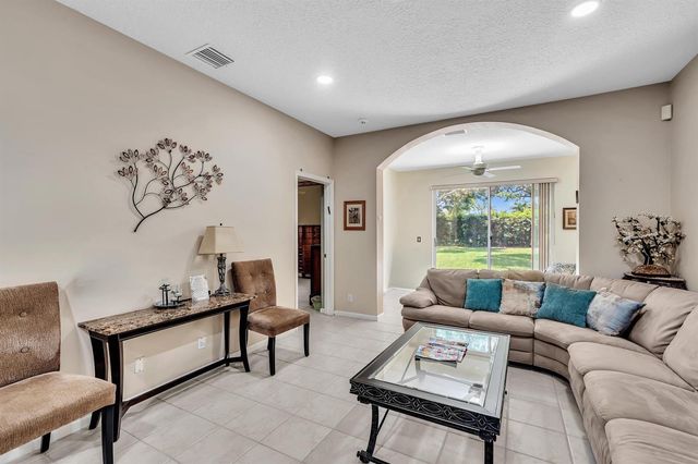 5819 GRAND HARBOUR Circle, Boynton Beach, FL 33437