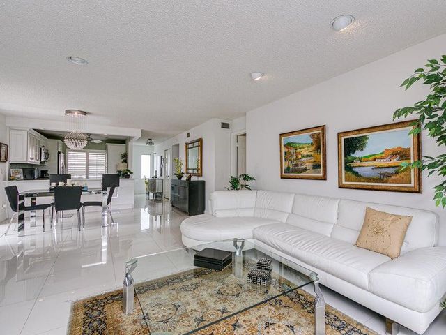 9264 Vista Del Lago 24-I, Boca Raton, FL 33428