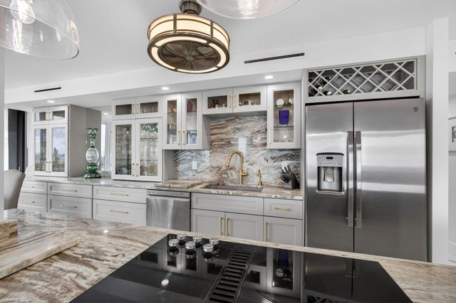 5510 N Ocean Drive 7-b, Singer Island, FL 33404