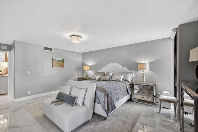 5510 N Ocean Drive 7-b, Singer Island, FL 33404