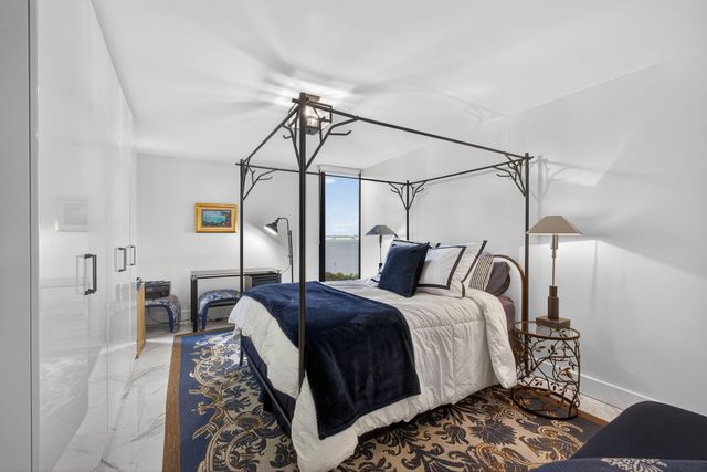 5510 N Ocean Drive 7-b, Singer Island, FL 33404