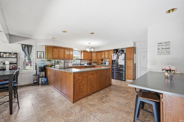 19108 N Little John Lane, Muncie, IN 47303