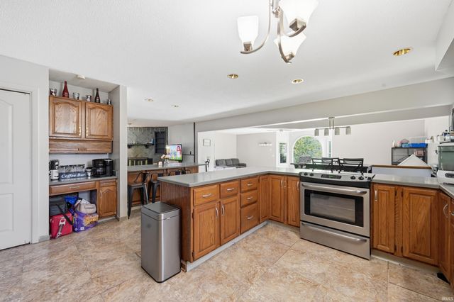 19108 N Little John Lane, Muncie, IN 47303
