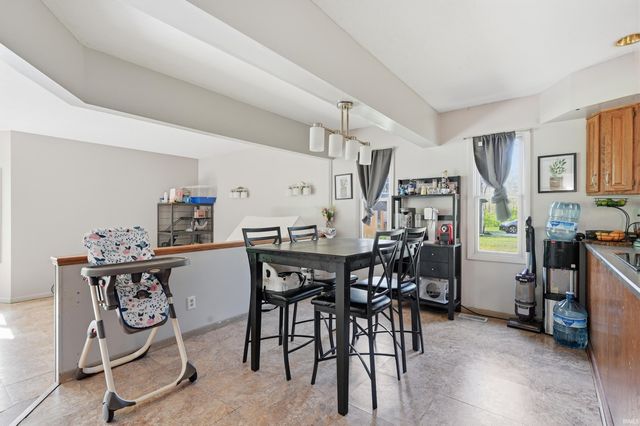 19108 N Little John Lane, Muncie, IN 47303