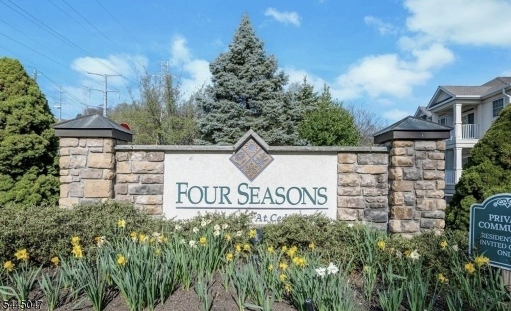 505 Holly Ln 505, Cedar Grove Twp., NJ 07009