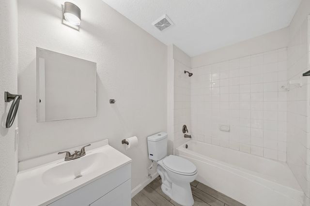 5715 Guadalupe Drive, Dickinson, TX 77539