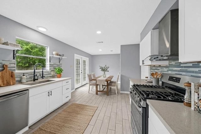 5715 Guadalupe Drive, Dickinson, TX 77539