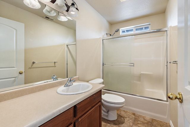 450 Freeman Road, Central Point, OR 97502