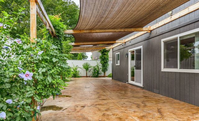 450 Freeman Road, Central Point, OR 97502