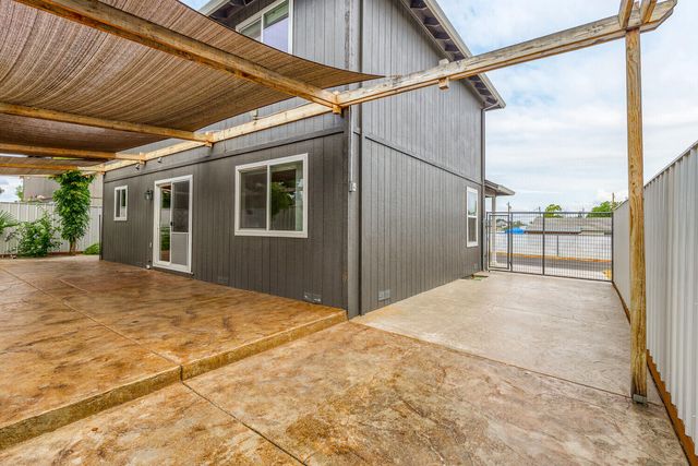 450 Freeman Road, Central Point, OR 97502